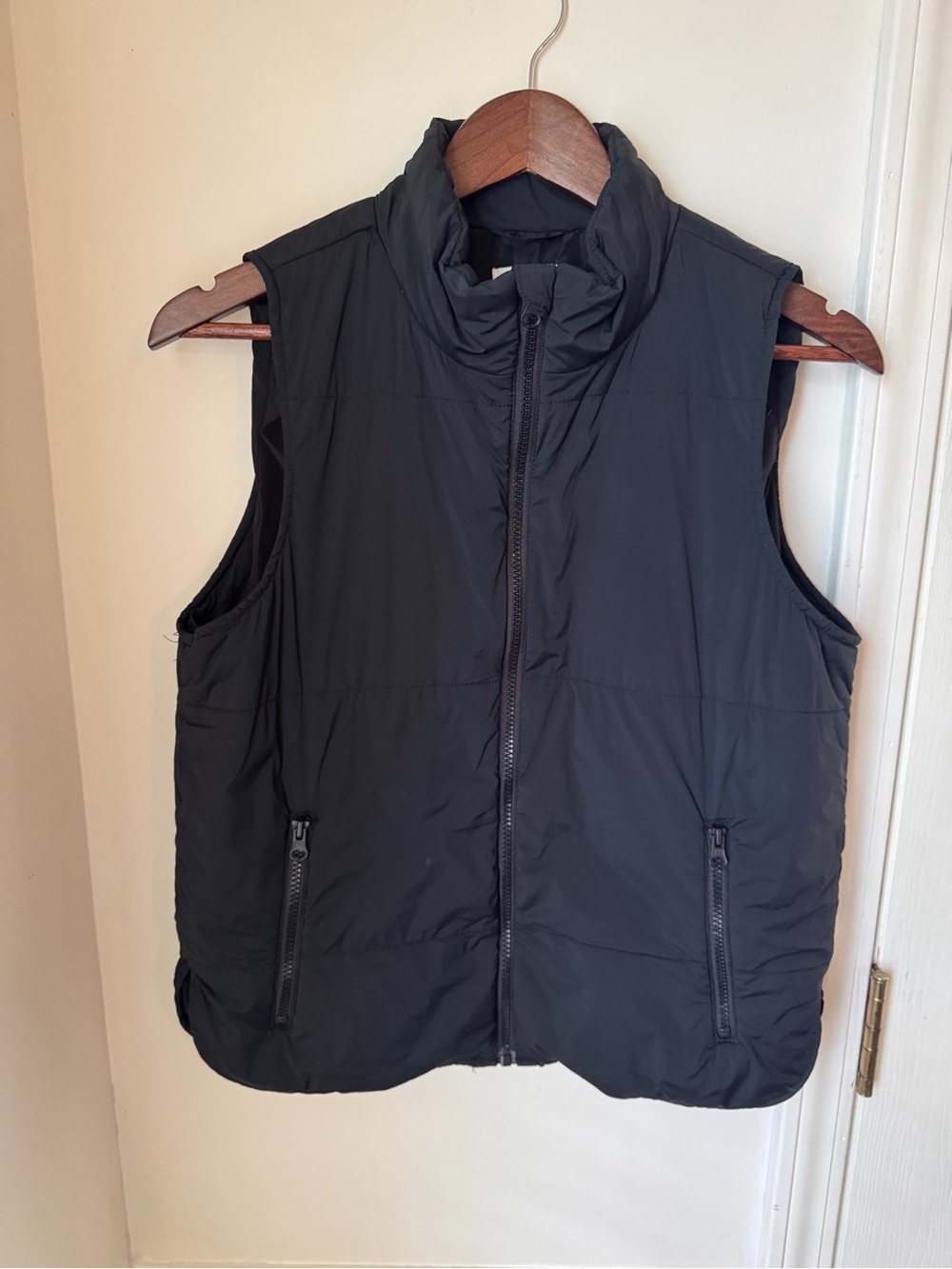 Maurices Black Quilted Puffer Vest - Zip Front Size Medium‎